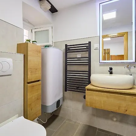 Hedera Estate Hedera A6 *