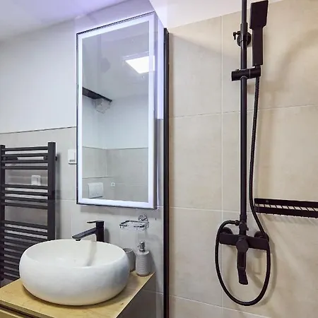 Hedera Estate Hedera A6 *