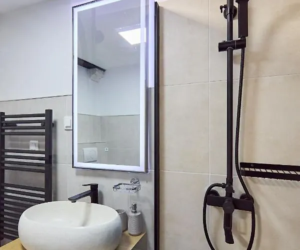 Hedera Estate Hedera A6 *